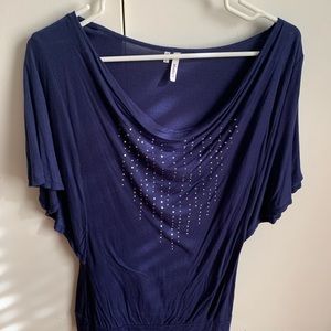 Super cute blue top!